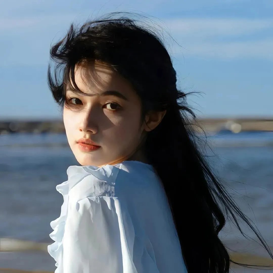 核弹英雄海报